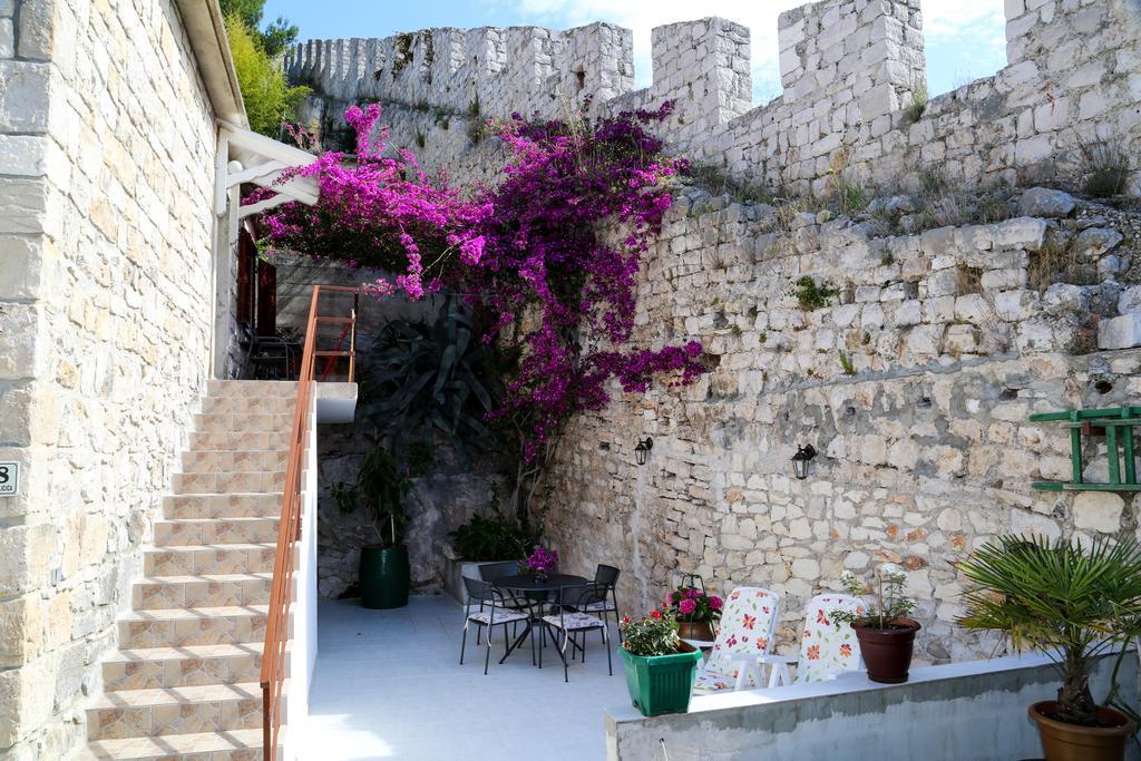 Apartments Seka Hvar Town Luaran gambar