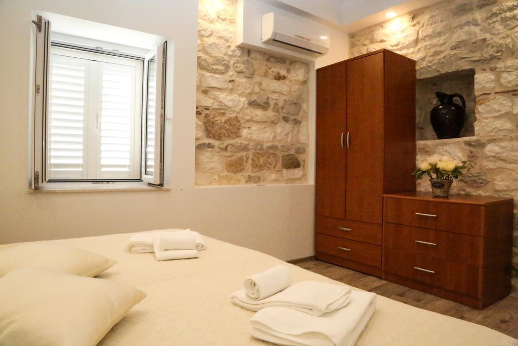 Apartments Seka Hvar Town Luaran gambar