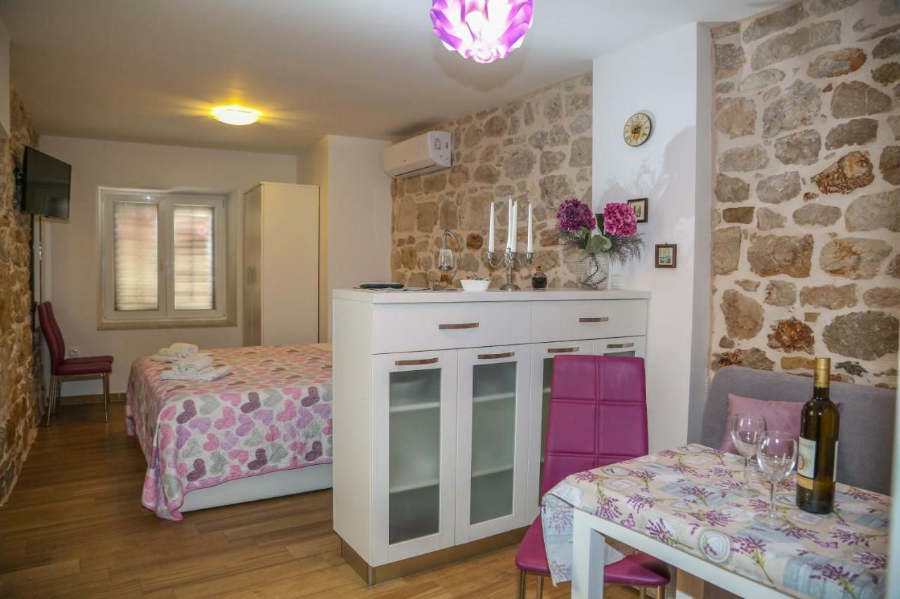 Apartments Seka Hvar Town Luaran gambar