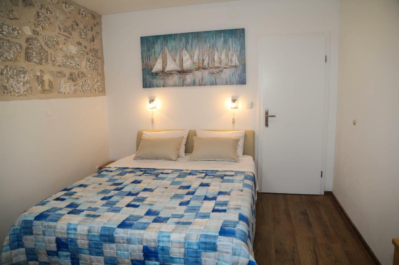 Apartments Seka Hvar Town Luaran gambar