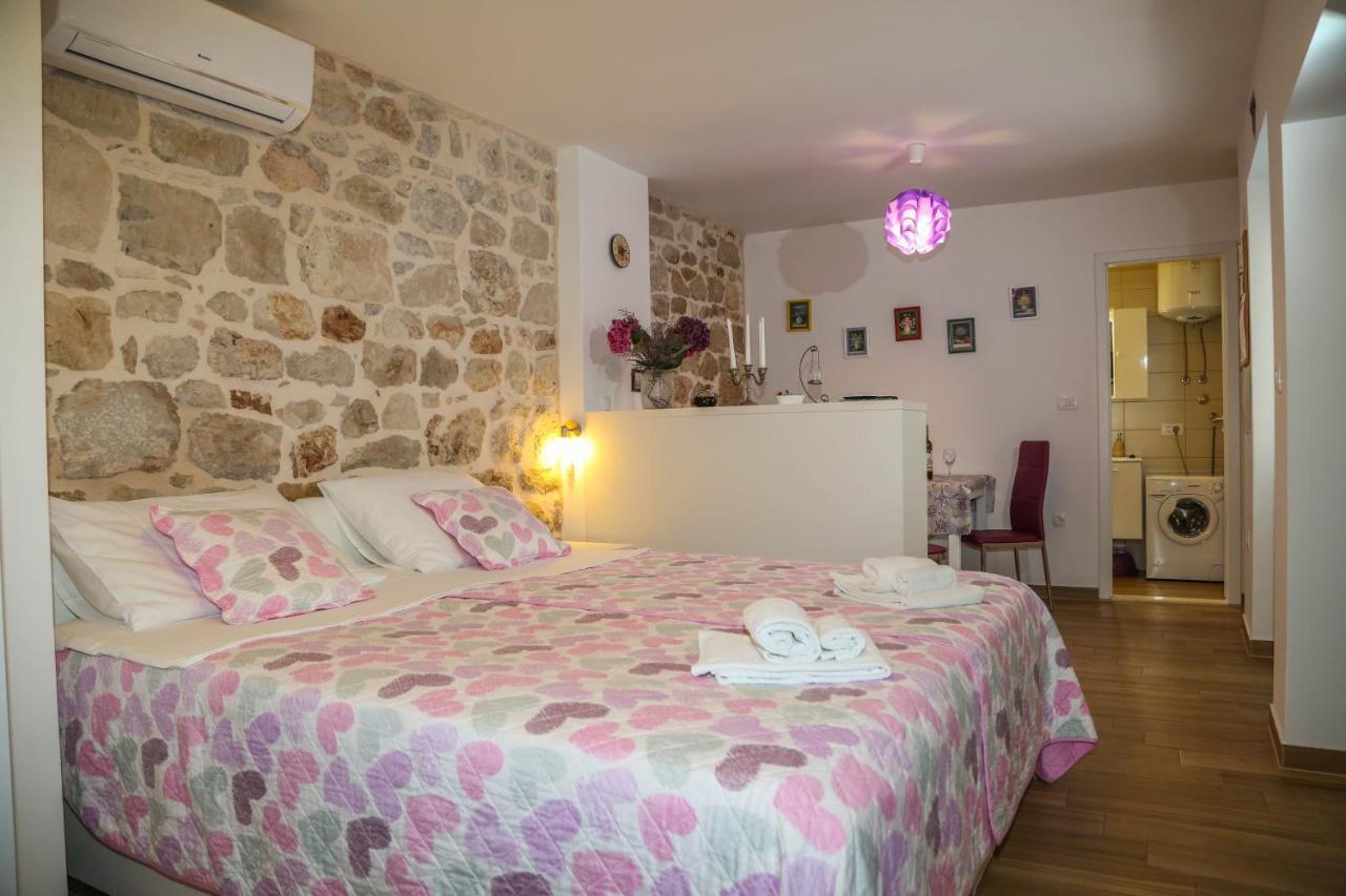 Apartments Seka Hvar Town Luaran gambar