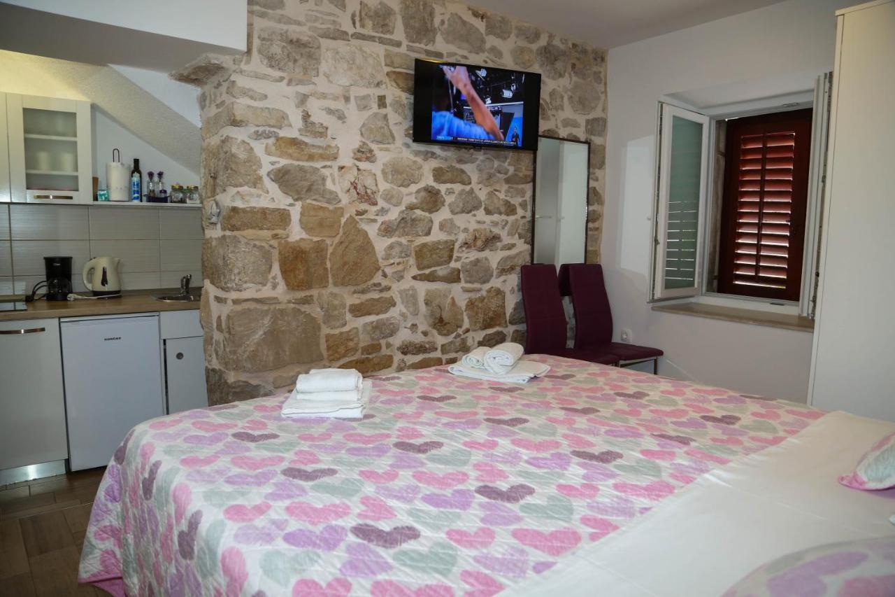 Apartments Seka Hvar Town Luaran gambar